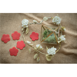 CONFETTIS - Fleur rouge...